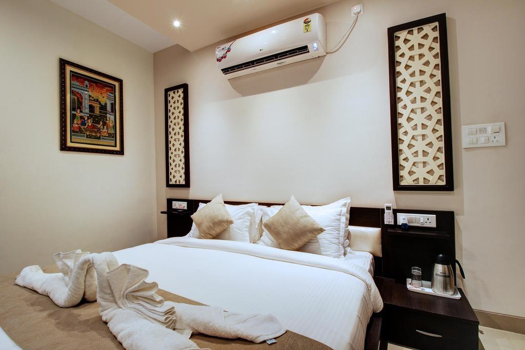 Hotel Nawalgarh Plaza Pokoj fotografie